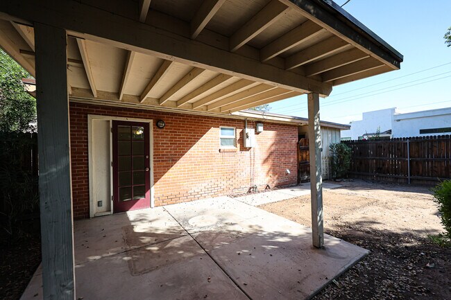 Building Photo - 4608 N 10th Pl