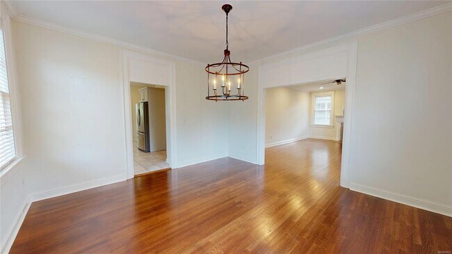 Building Photo - 345 Cloverdale Rd