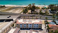 Building Photo - 1523 Doheny Way