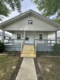 Building Photo - 808 E Elm St