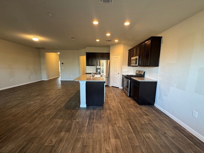 Building Photo - 407 Marimoor Dr