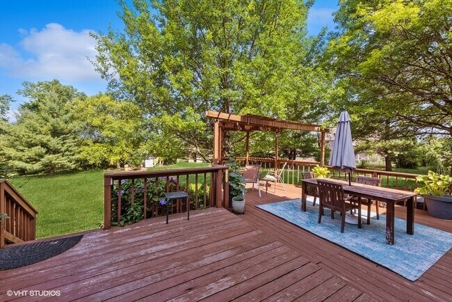 Building Photo - 905 Shelly Ln