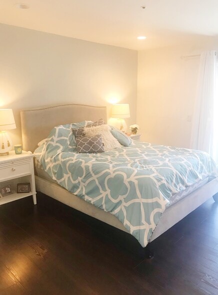 Bedroom #1 - 400 Lake St