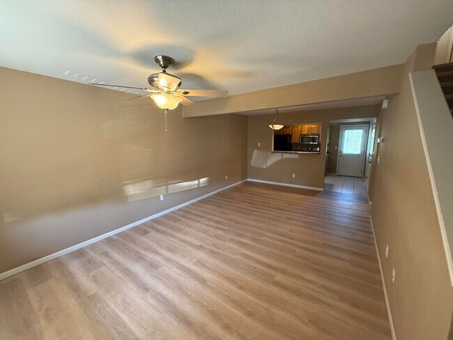 Building Photo - 3922 Snowy Owl Dr