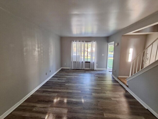 Building Photo - 4-Bedroom Colonial in Grand Blanc – Spacio...