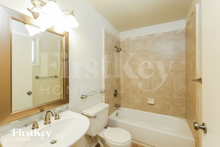 Building Photo - 5715 S Siesta Ln