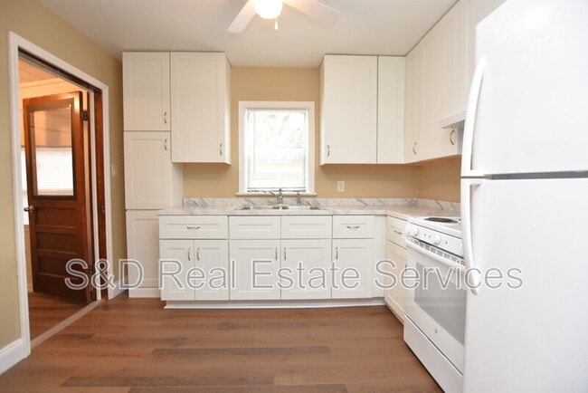 Building Photo - 738 E Valencia St