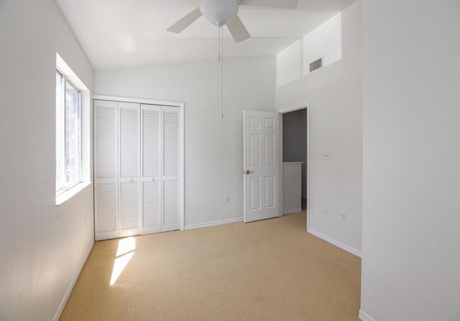 Building Photo - 1004 Ocean Park Ln