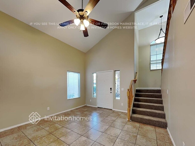 Building Photo - 8802 E University Dr