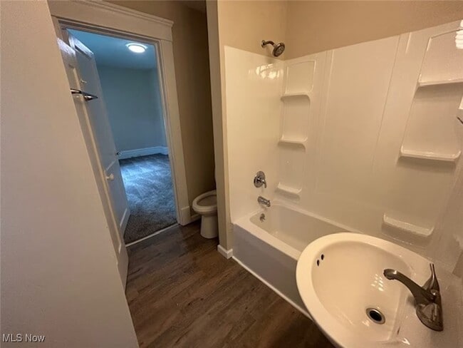 Building Photo - 218 Gates Ave