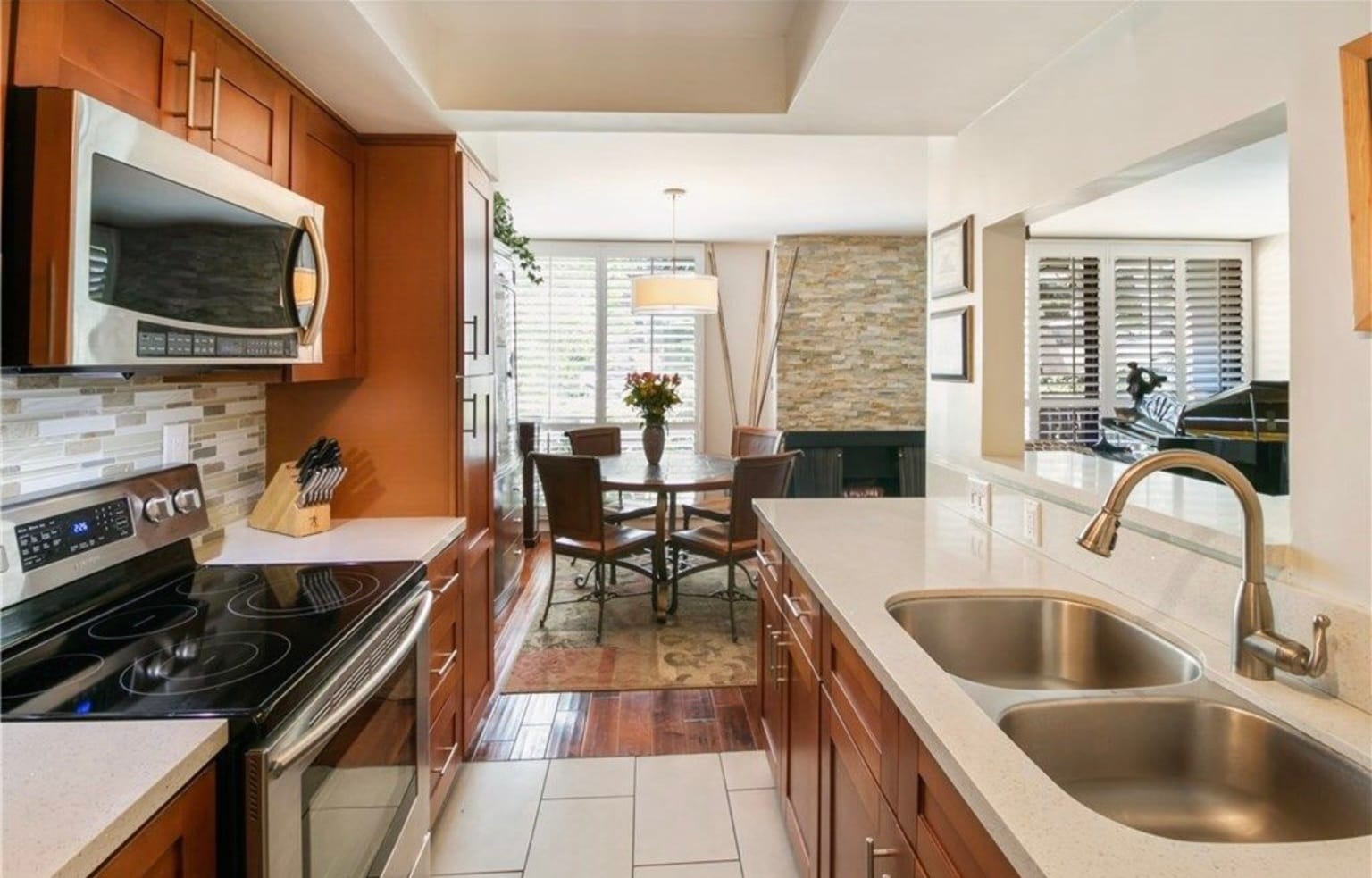 Beautiful Kitchen - 1134 Alta Loma Rd