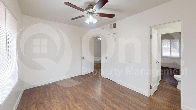 Building Photo - 2760 N Palo Verde Ave
