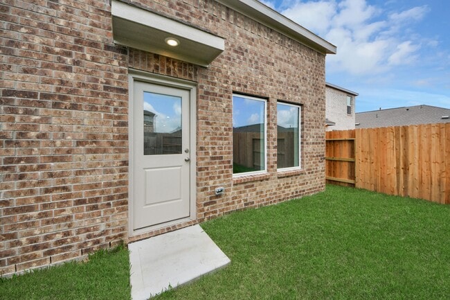 Building Photo - 16831 Spotted Oak Dr