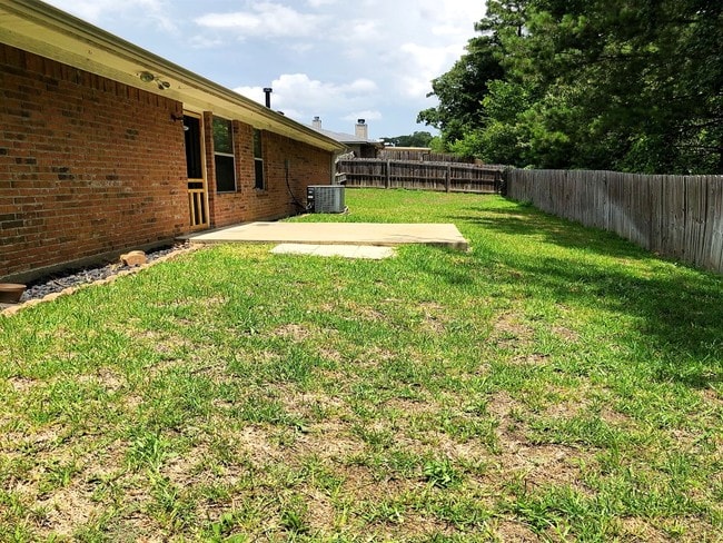 Building Photo - 5866 Palo Pinto Dr