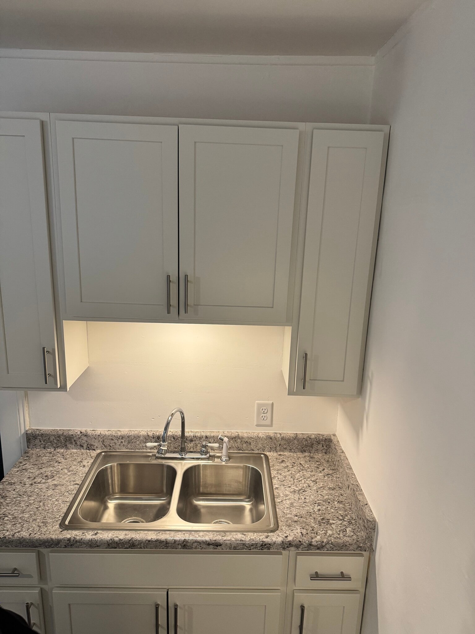 Building Photo - 811 47th St