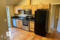 Building Photo - Cozy 2 Bedroom, 1 Bath in the Heart of Med...