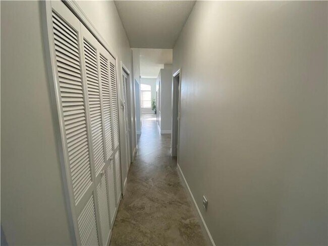 Building Photo - 327 SW 188th Terrace