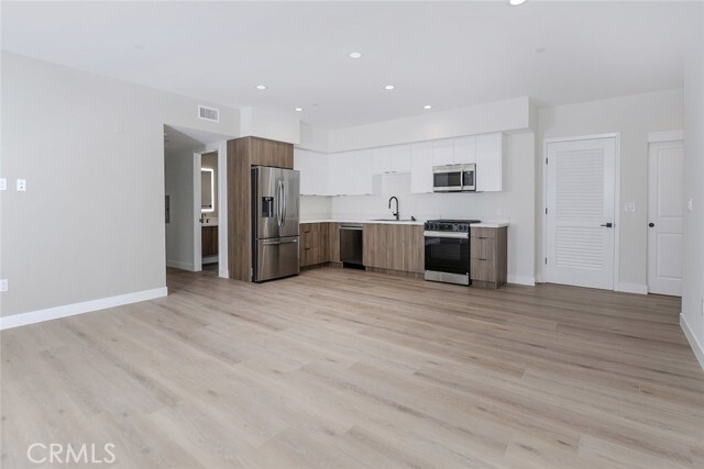 Building Photo - 10218 Fernglen Ave