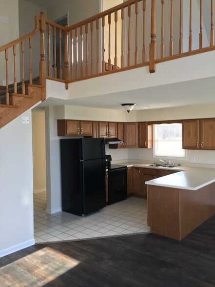 Building Photo - 216 Marine Dr