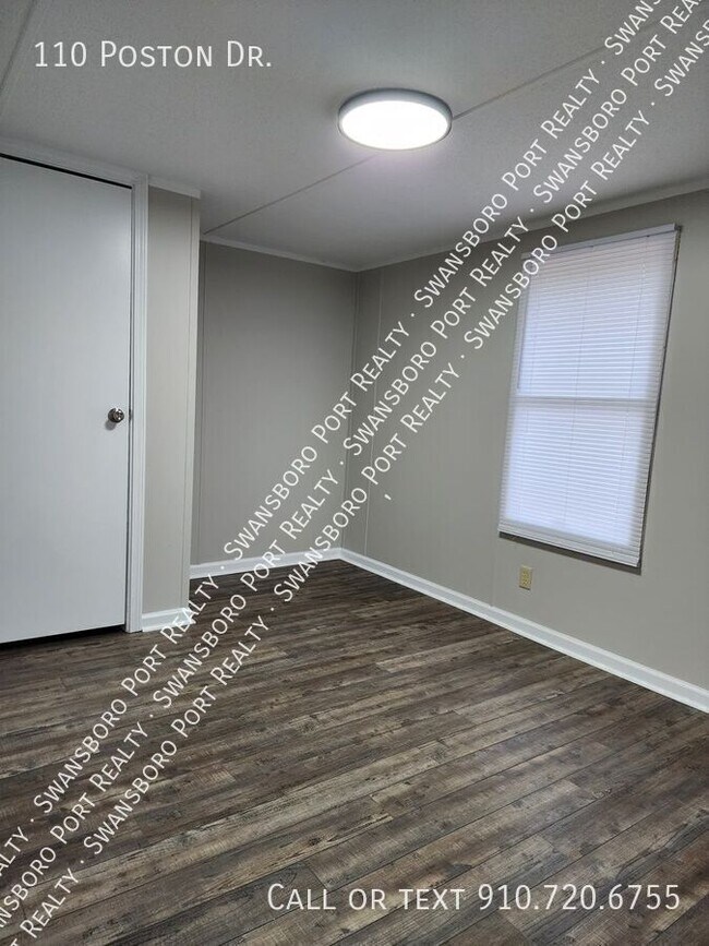 Building Photo - 110 Poston Dr