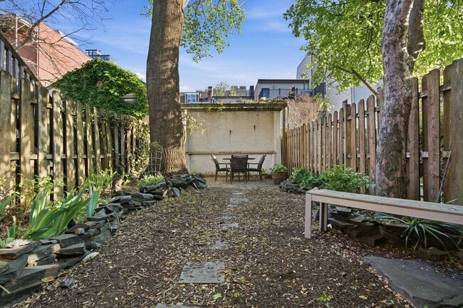 Building Photo - 211 4th St