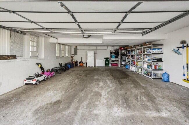 Building Photo - 4604 Mountainview Dr