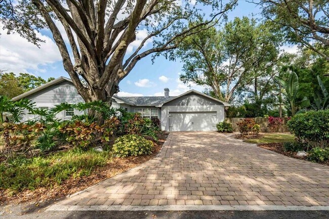 Building Photo - 2328 Woodbine Ave