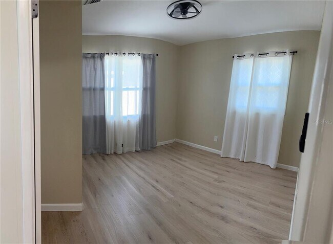 Building Photo - 7661 18th Way N