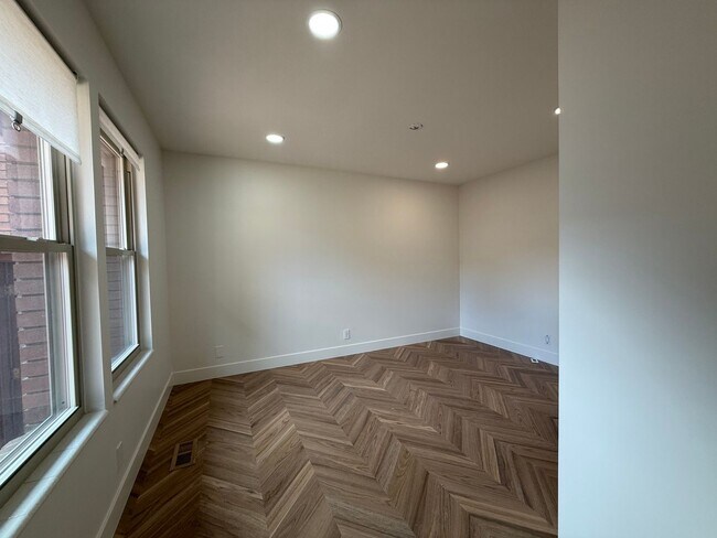 Building Photo - Beautifully Updated Home in Holladay