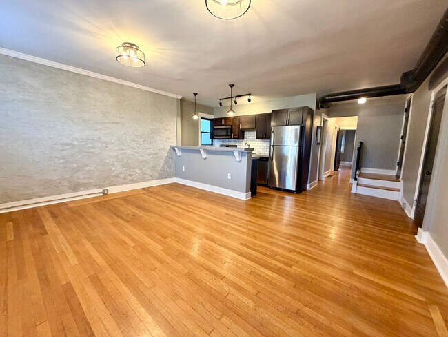 Building Photo - 5612 Beacon St