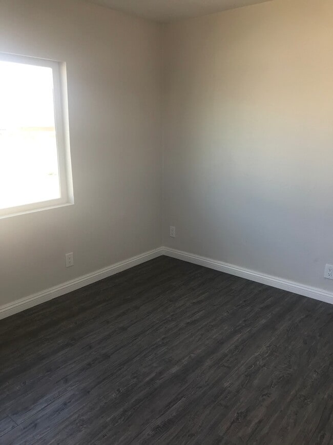 Building Photo - 18 Idaho Way