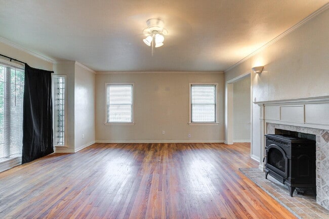 Building Photo - 2430 30th St