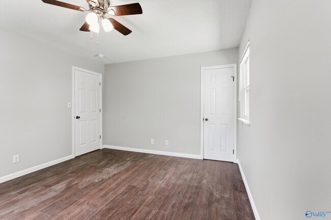 Building Photo - 1504 Faye St SW