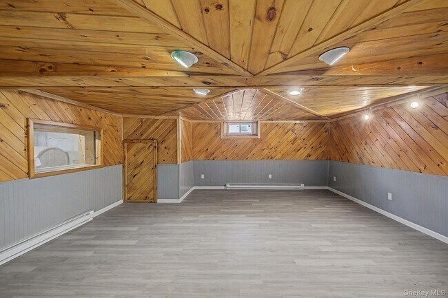 Building Photo - 2585 State Rte 55