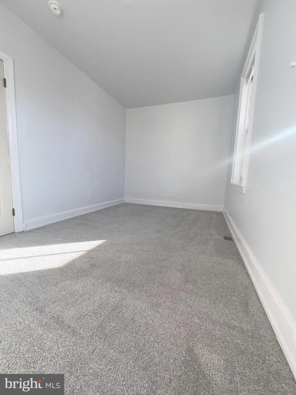 Building Photo - 405 N 2nd St