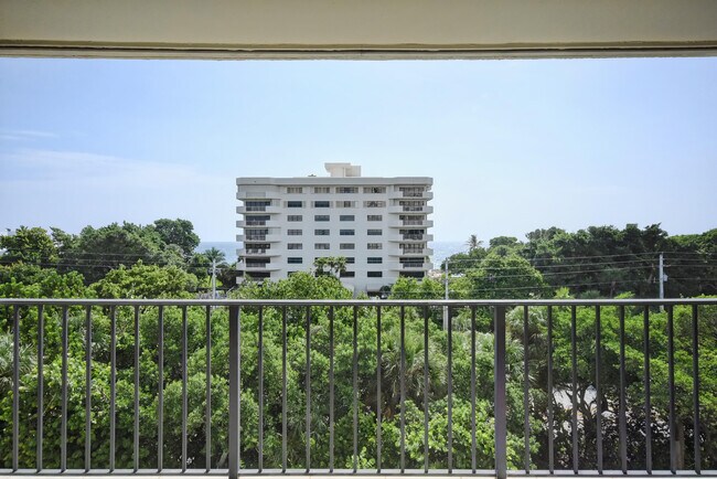 Building Photo - 4600 S Ocean Blvd