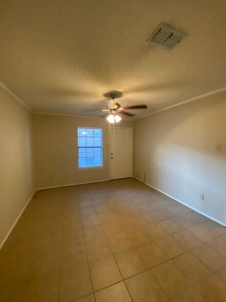 Building Photo - 400 W South Town Dr
