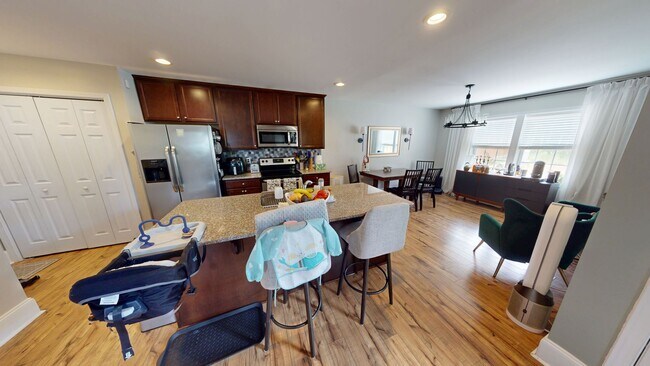 Building Photo - $500 OFF 1st Month's Rent if Leased by 07/...