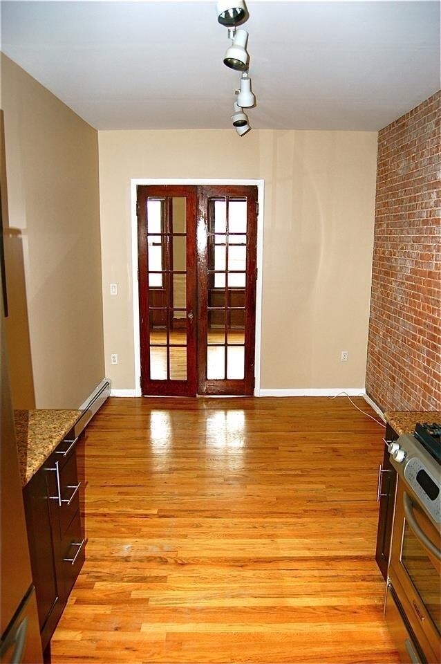 Building Photo - 816 Willow Ave
