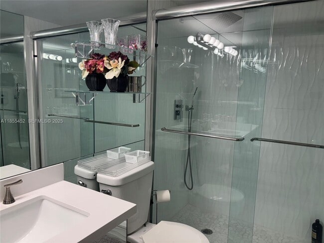 Building Photo - 3600 Mystic Pointe Dr