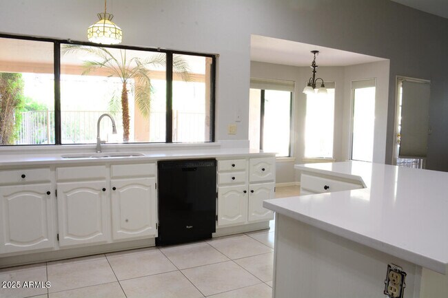Building Photo - 9548 E Desert Trail