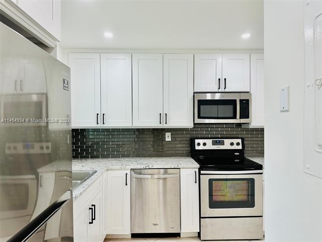 Building Photo - 8115 SW 82nd Pl