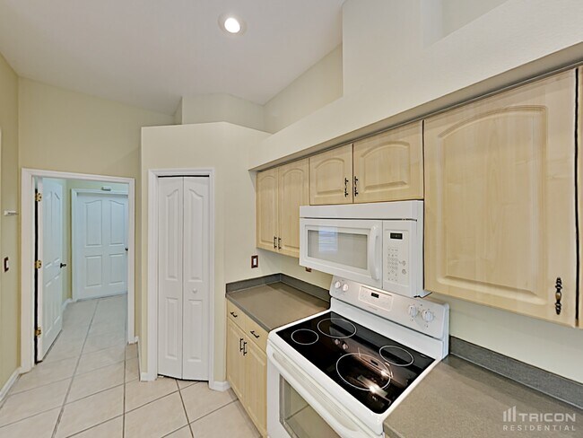 Building Photo - 1504 Canoe Drive Lutz FL