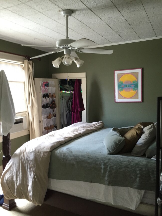 Building Photo - 2288 York Ave