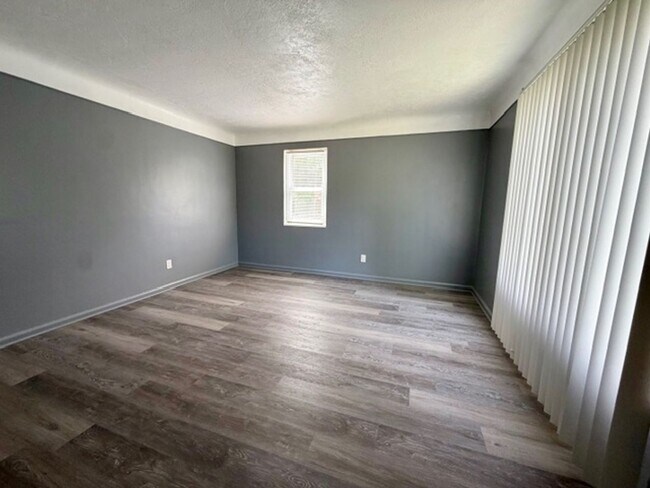 Building Photo - Beautiful 3 Bedroom 1 Bath Home For Lease