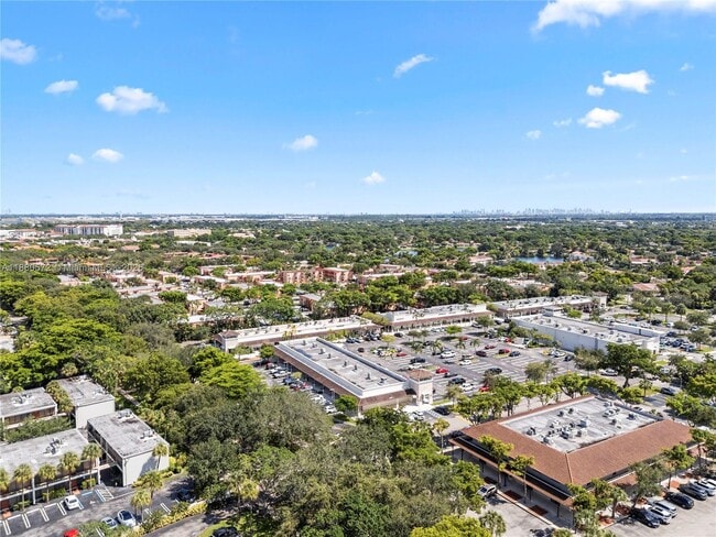 Building Photo - 7105 Miami Lakes Dr