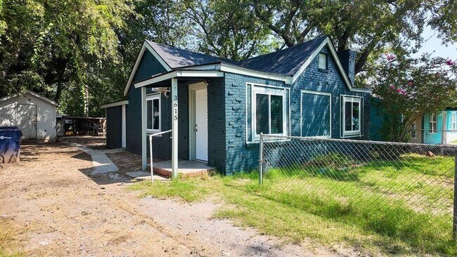 Primary Photo - 3615 SW 40th St