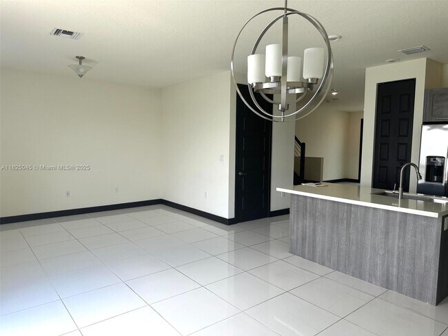 Building Photo - 15965 NW 91st Ct