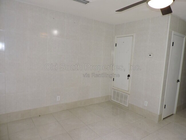 Building Photo - 1345 Jasma Ln