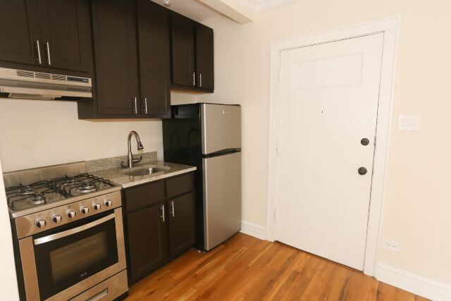 Building Photo - 4740 N Hermitage Ave